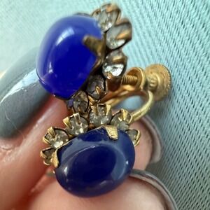 Vintage Gold Tone Blue Cabochon Rhinestone Halo Screw Back Earrings Retro